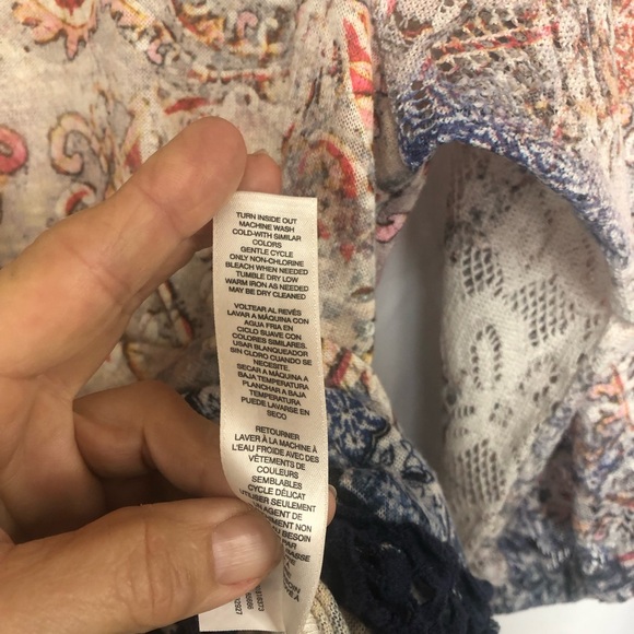 Chico’s Top Drawstring Cutout Sleeves Muted Colors Boho Peasant - Picture 9 of 11